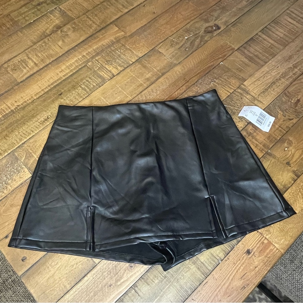 NWT Originality | Pu Leather Skort | M